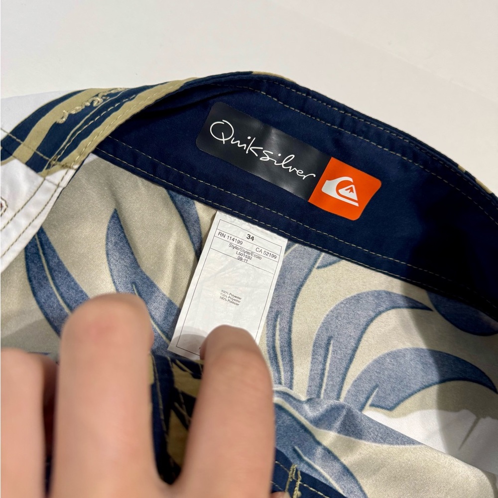 Quiksilver Tan and White Board Shorts with Tropical Leaf Design - Picture 3 of 4